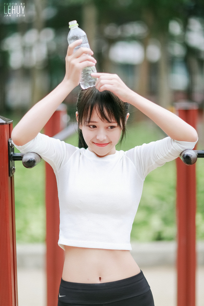 欧美吻戏脱裤子吻胸